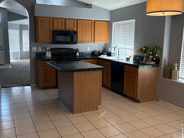 7462 E Lakeview Ave — Photo 3