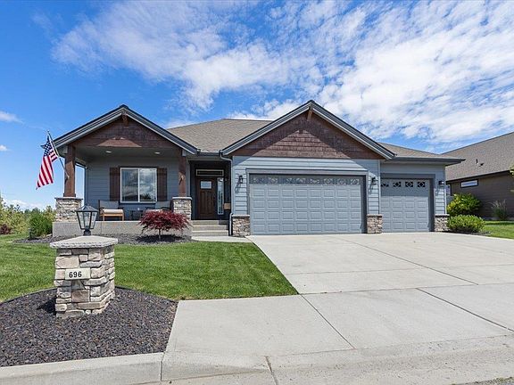 2nd image of 696 W Basalt Ridge Dr