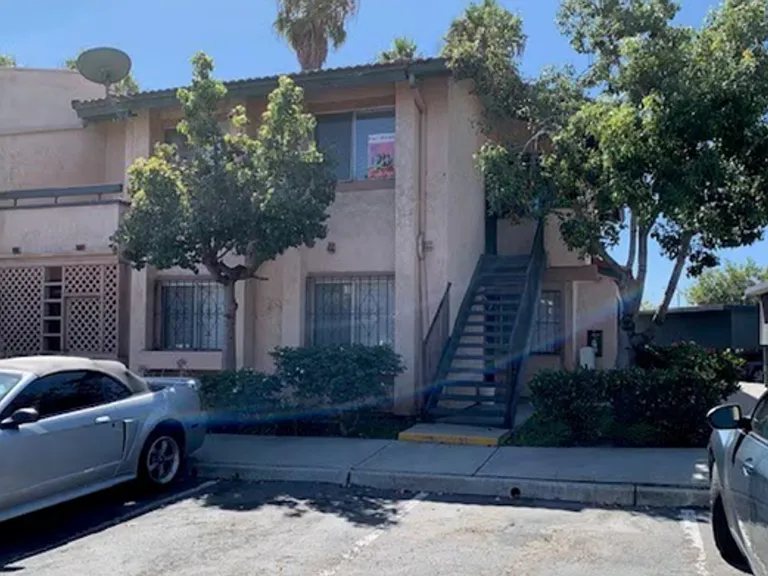 879 W San Ysidro Blvd W #6 — Photo 15