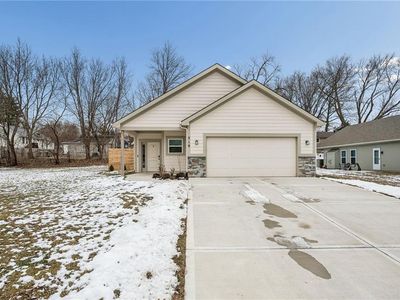 319 E Meadow St, Smithville, MO, 64089
