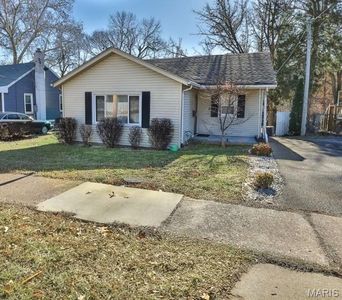 326 E Glendale Rd, Saint Louis, MO, 63119