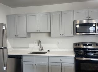 8412 Sky View Dr APT 201, Alexandria, VA