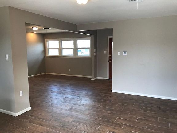 3rd image of 4301 Erie Dr