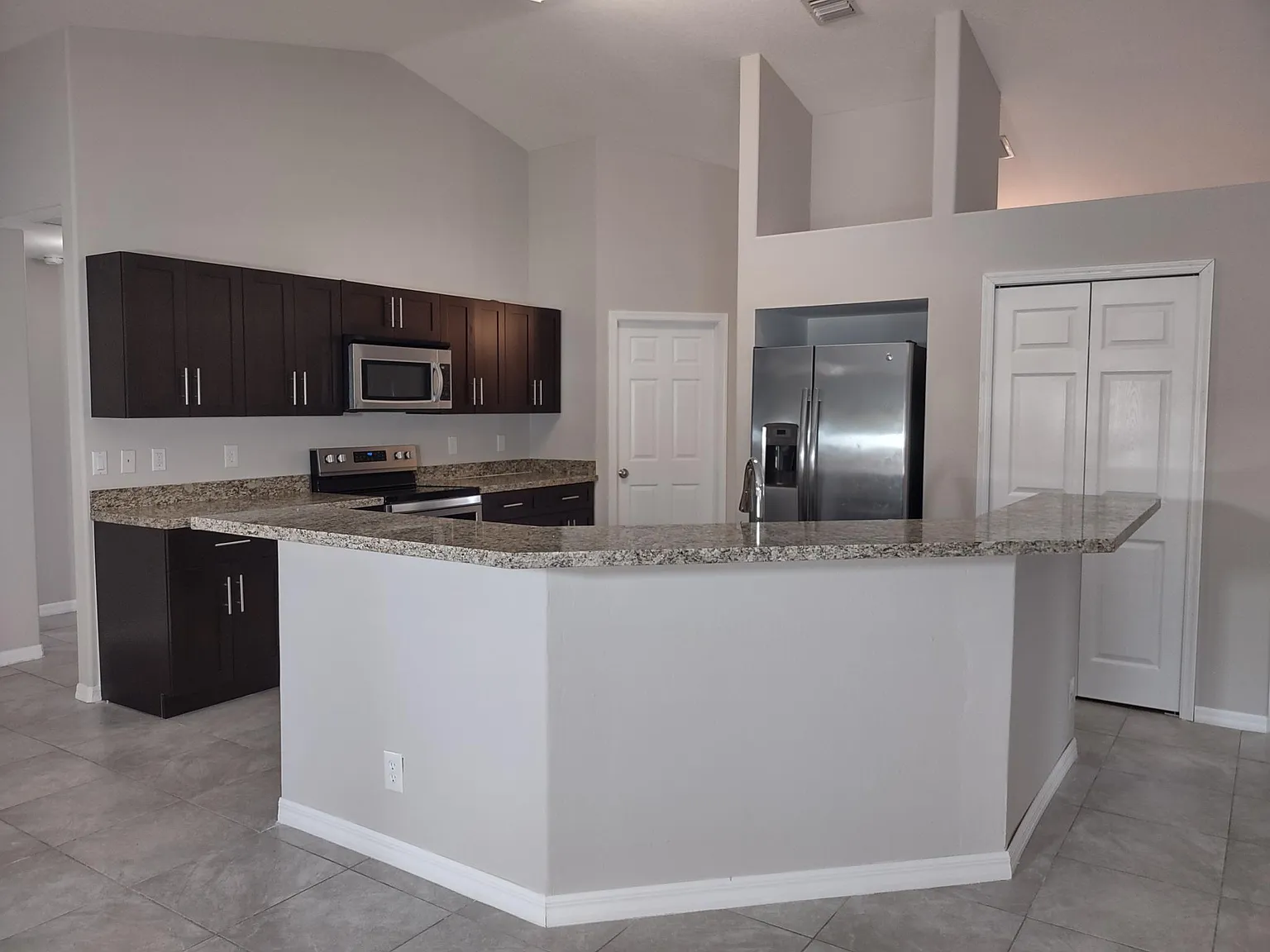 151 SW South Wakefield Cir — Photo 2