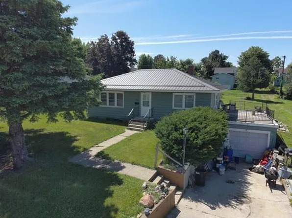 207 W Carleton St, Toledo, IA 52342