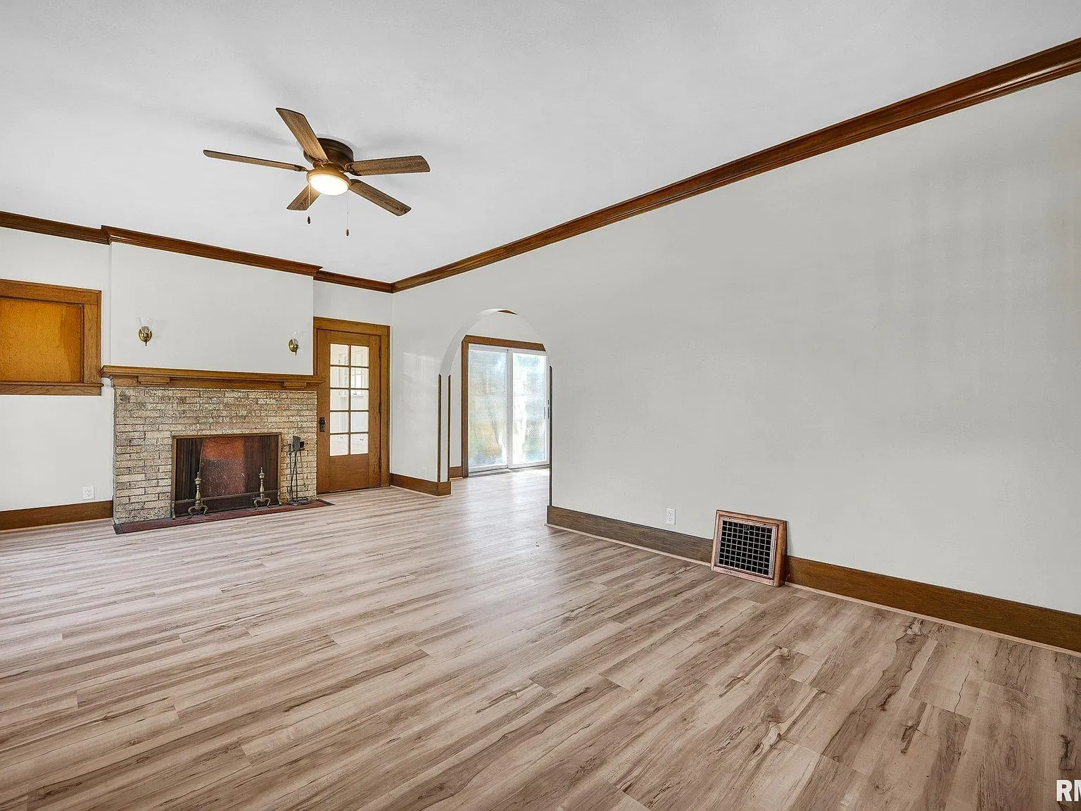 3 bed, 1.5 bath, 1622 sqft, $1,700 — Photo 2