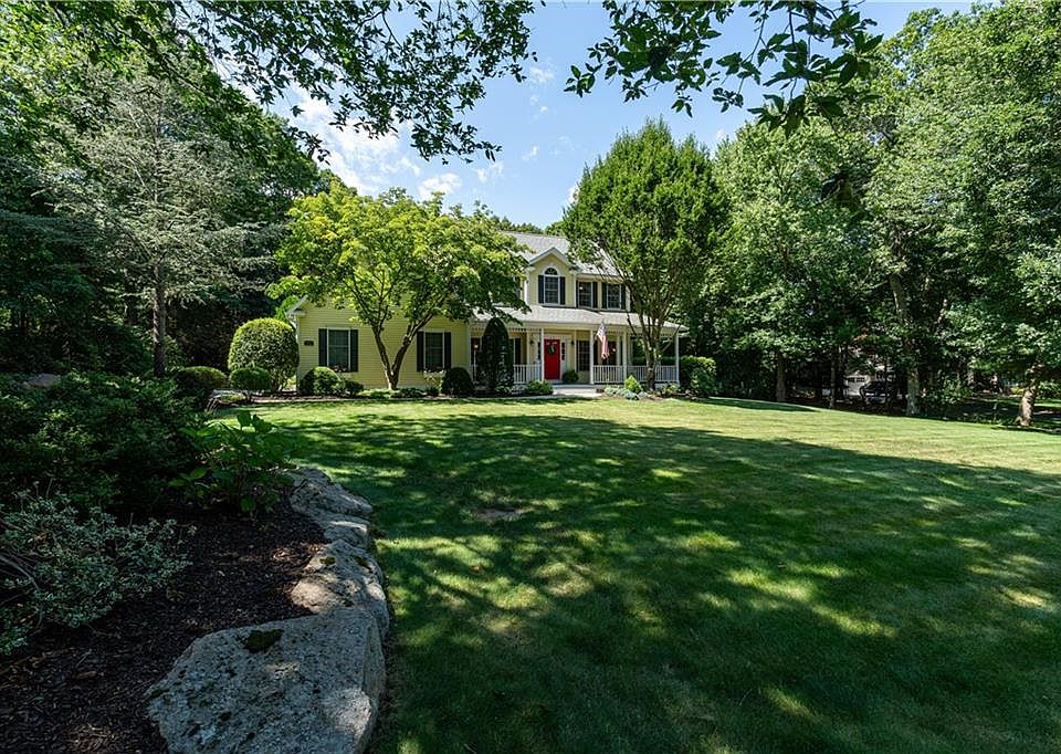 236 Woodridge Dr, Saunderstown, RI 02874 Zillow