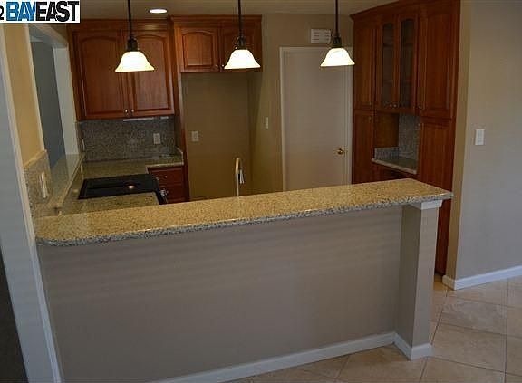 5th image of 453 Jillana Ave