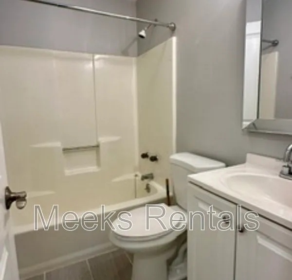 10 Hawthorne St — Photo 12