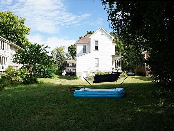3rd image of 414 Broad St