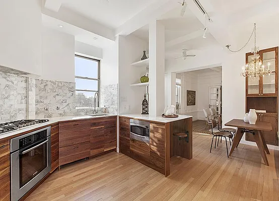 Sold by Warburg | media 14