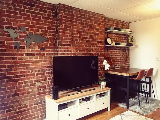 Rented by Compass | media 22