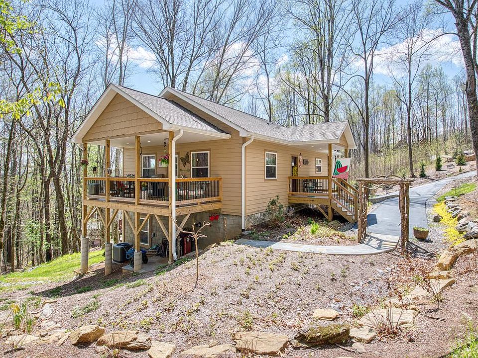 1st image of 100 Loafer Ln