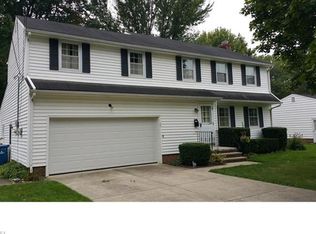 26501 Sweetbriar Dr, North Olmsted, OH