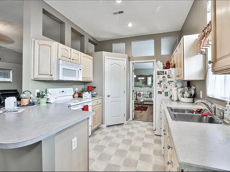4331 Marival Dr — Photo 7