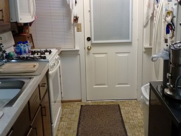 5th image of 1006 S Grant Ave