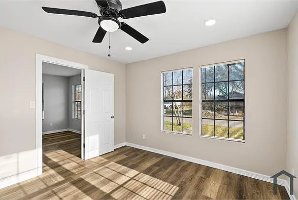 3127 Magnolia St — Photo 5