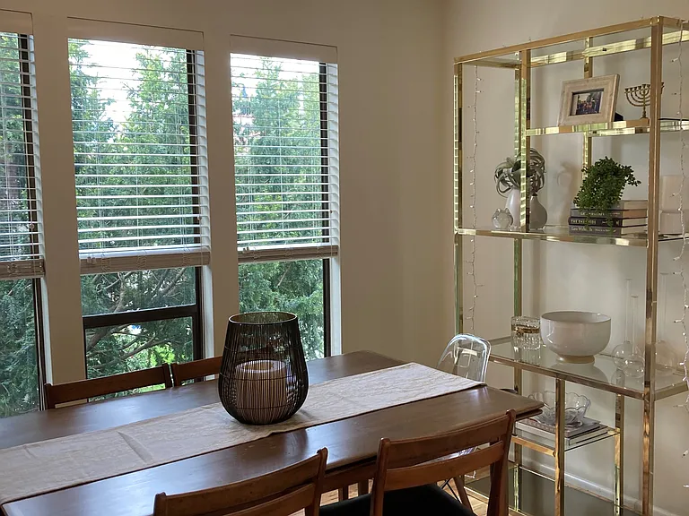 2633 Franklin Ave E #201 — Photo 2