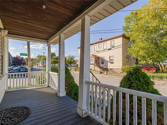 4th image of 79 Carter Ave