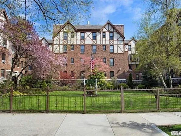 160-15 Powells Cove Boulevard #C3, Beechhurst, NY 11357