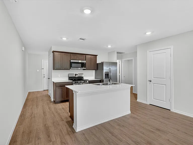 1164 Northfield Dr — Photo 4