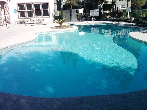 COMMUNITY POOL / SPA