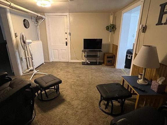 5th image of 405 W 9th St APT B