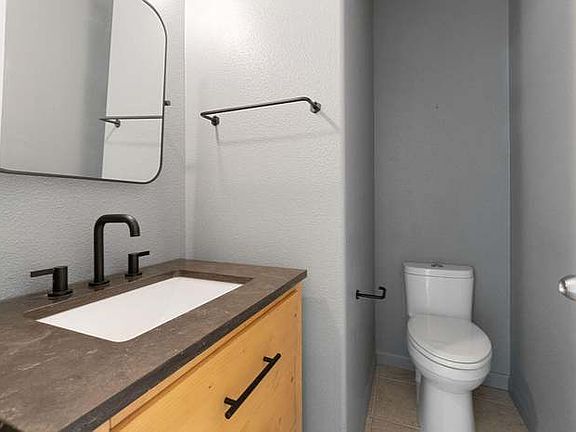 3rd image of 2675 SW 49th St