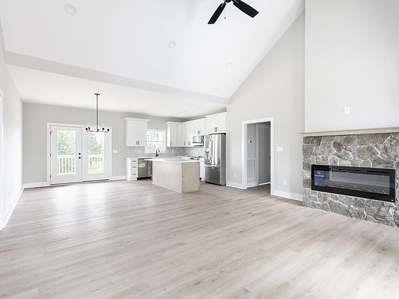 3rd image of 50 Hawkins Ridge Rd E
