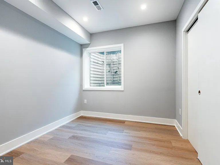 2821 Livingston St #1 — Photo 16