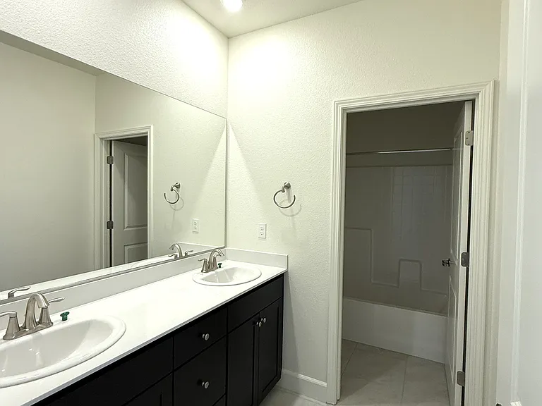 1744 Eagle Landing Dr — Photo 17