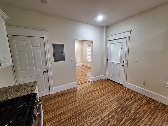 3rd image of 33 Payne St #1