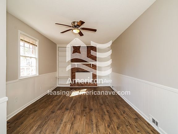 18723_004_wm_-_living_room_13475692.jpg