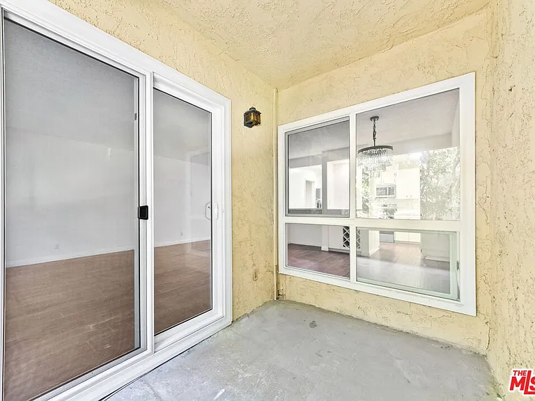 5600 Kensington Way #104 — Photo 11