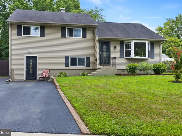 103 Eaton Rd, Bordentown, NJ 08505