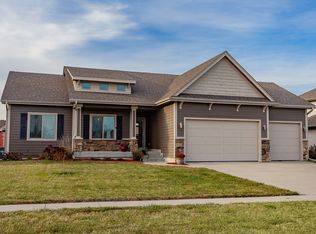 628 SW Springfield Dr, Ankeny, IA 50023