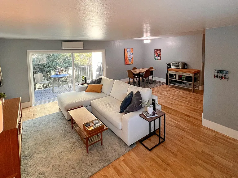 2850 Reynard Way #24 — Photo 2