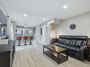 2621 Wingate Ct, Aurora, IL 60502