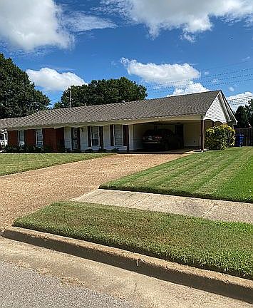 3rd image of 5520 Farnell Dr