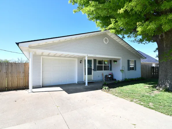 1580 W West Fair Play Street Street, Bolivar, MO 65613