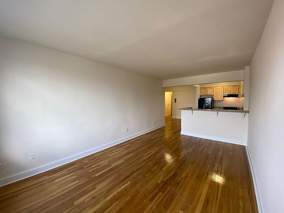 3rd image of 14210 Hoover Ave APT 302