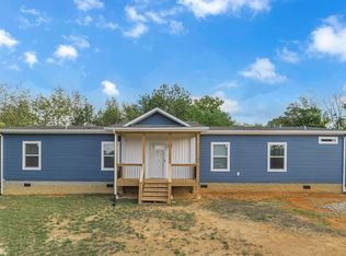 1527 Squire Fox Rd, Dandridge, TN 37725