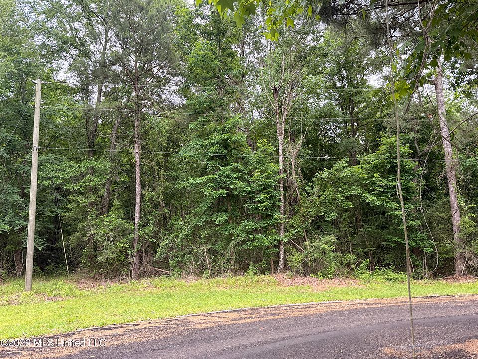 1st image of Claudette Ln