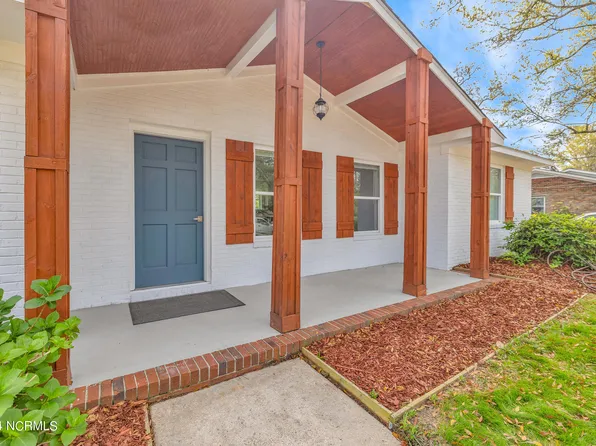 808 E Cape Harbor Drive, Southport, NC 28461