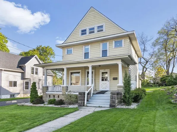 210 Park LANE, Edgerton, WI 53534