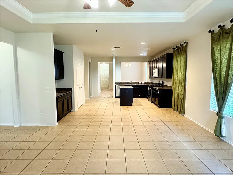 1331 S Maple Dr — Photo 13