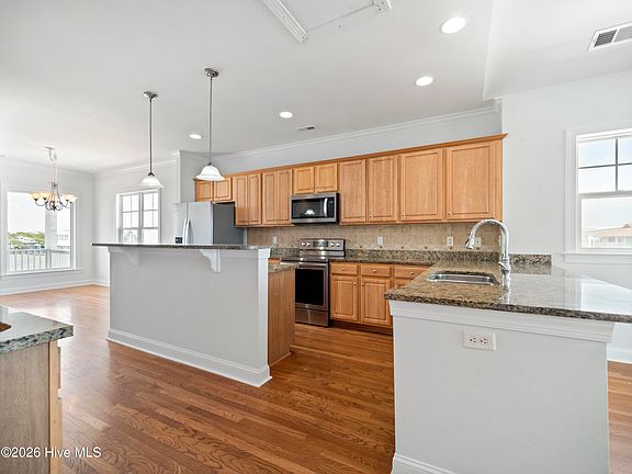 5th image of 813 Carolina Beach Avenue N Unit B