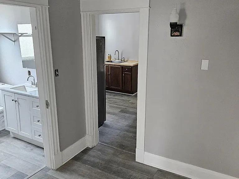 2310 Buxton Ave #1 — Photo 4
