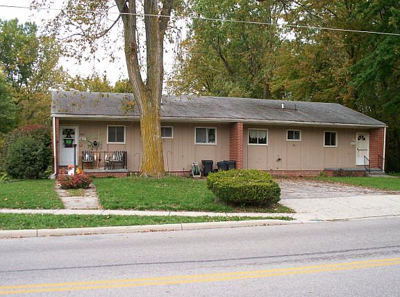 4th image of 320 W Mary St