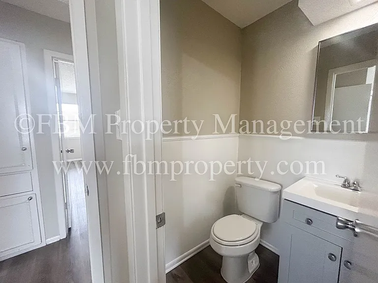 101 W Latimer St #A — Photo 16